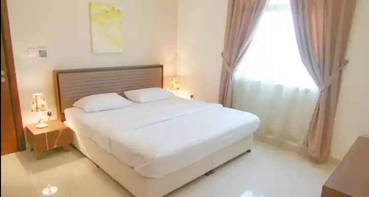 Wohn Klaar eigendom 1 Schlafzimmer F/F Wohnung  zu vermieten in Doha #7248 - 1  image 